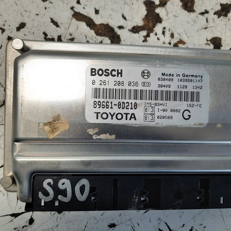 Riadiaca jednotka motora Toyota Yaris 0261208036