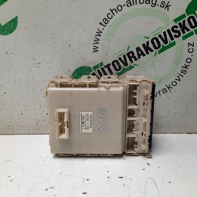 Poistková skrinka Toyota Auris 82730-02150-A