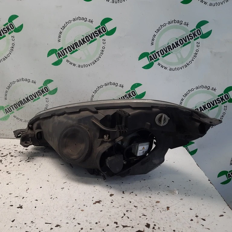 Predné svetlo pravé Xenon Citroen C4 Picasso 