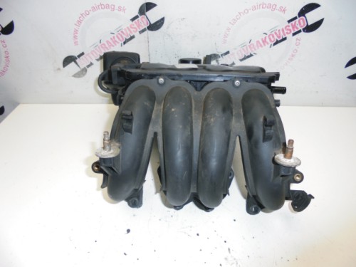 Sacie potrubie Audi A3 1.6 06A133205E