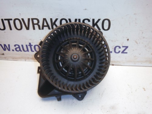 Motorček kúrenia Lancia Ypsilon (843)