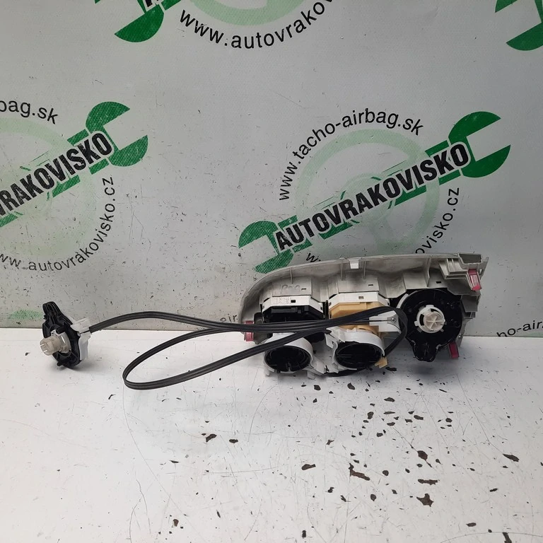 Ovládač kúrenia Toyota Yaris