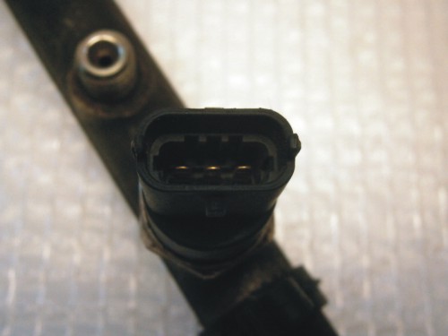 Snímač tlaku paliva Renault Laguna II 0445214024