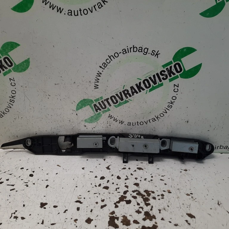 Lišta nad ŠPZ Škoda Superb I sedan