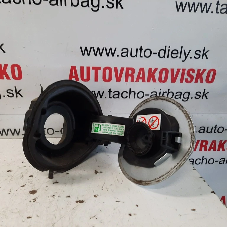 Dvierka nádrže Dacia Logan