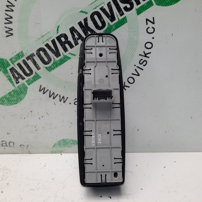 Vypínač okna vodič Renault Megane Grandtour III 809610006RC