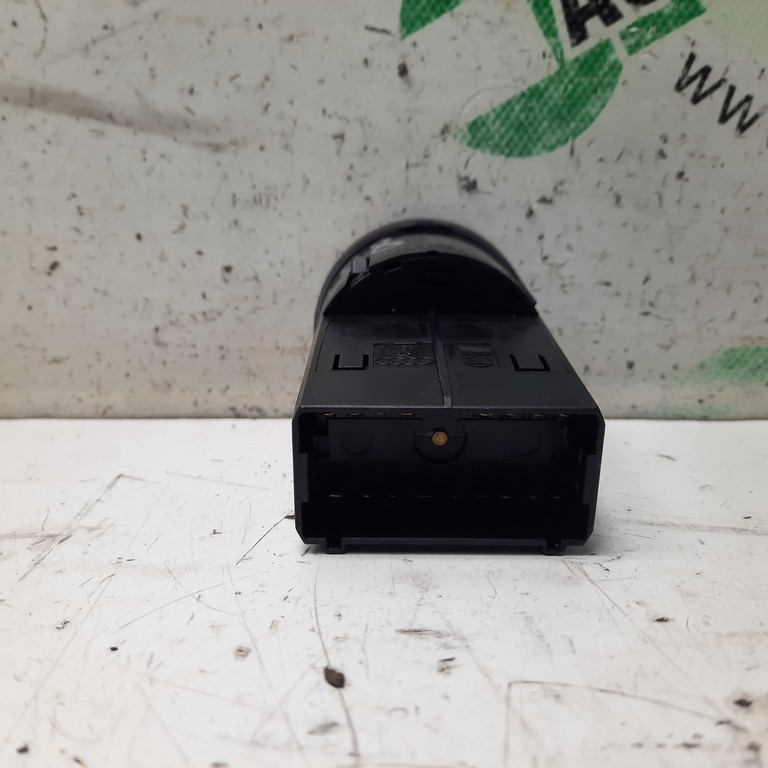 Vypínač svetiel Volkswagen Golf IV 1C0941531