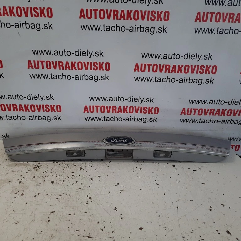 Lišta nad ŠPZ Ford Fiesta MK6