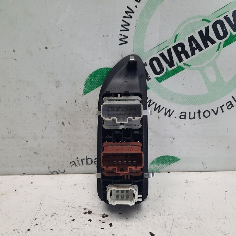 Vypínač okna vodič Renault Laguna II