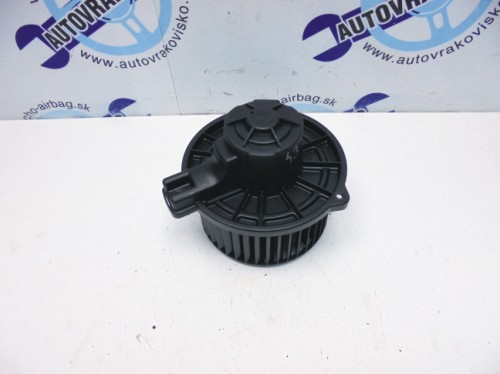 Motorček kúrenia Kia Rio II F00S33F004