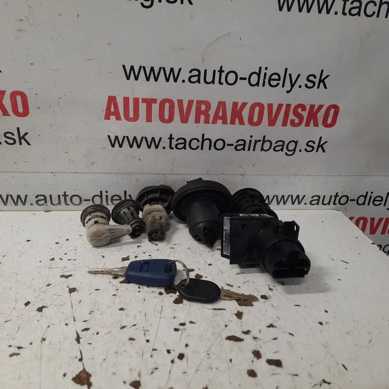 Spinacia skrinka sada Fiat Punto II