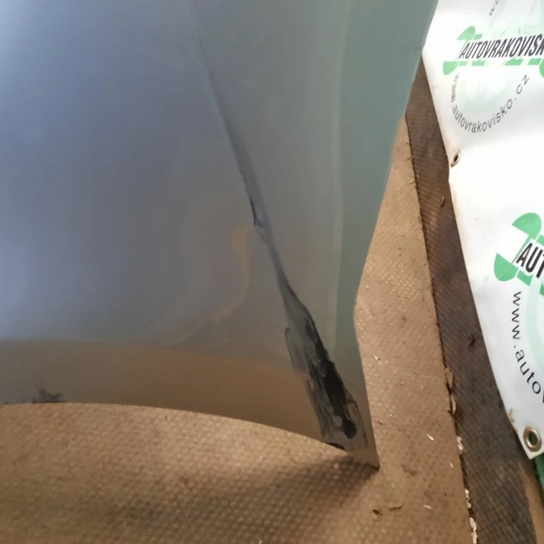 Nárazník zadný Toyota Avensis combi T27