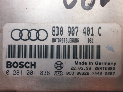 Riadiaca jednotka motora Audi A4 2.5 TDI 8D0907401C