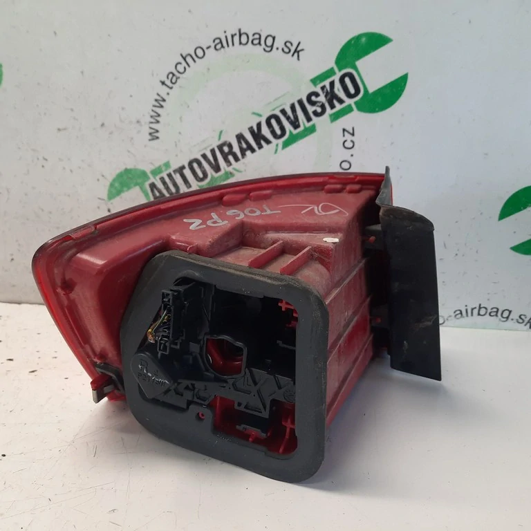 Zadné svetlo Volkswagen Jetta IV pravé