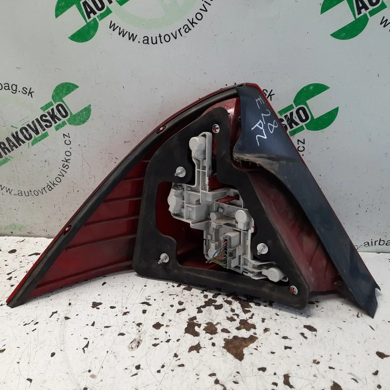 Zadné svetlo Ford Mondeo MK3 HB pravé