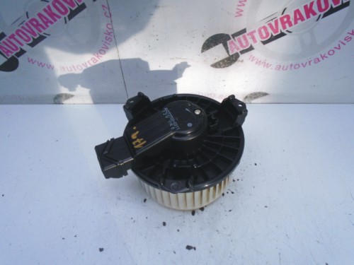 Motorček kúrenia Toyota Yaris AV272700-0311