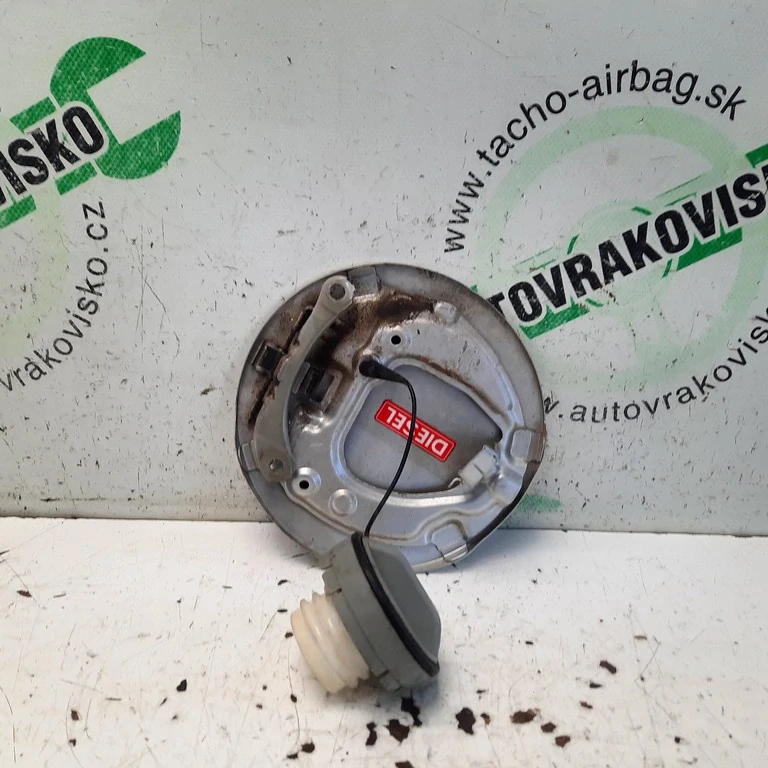 Dvierka nádrže Toyota Corrola Verso