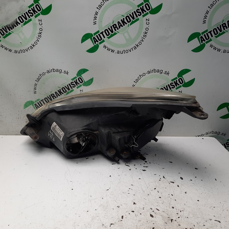 Predné svetlo Opel Corsa D pravé