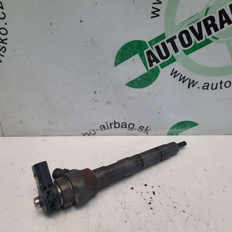 Vstrekovacia tryska VW Passat B7 2.0 TDi 03L130277J
