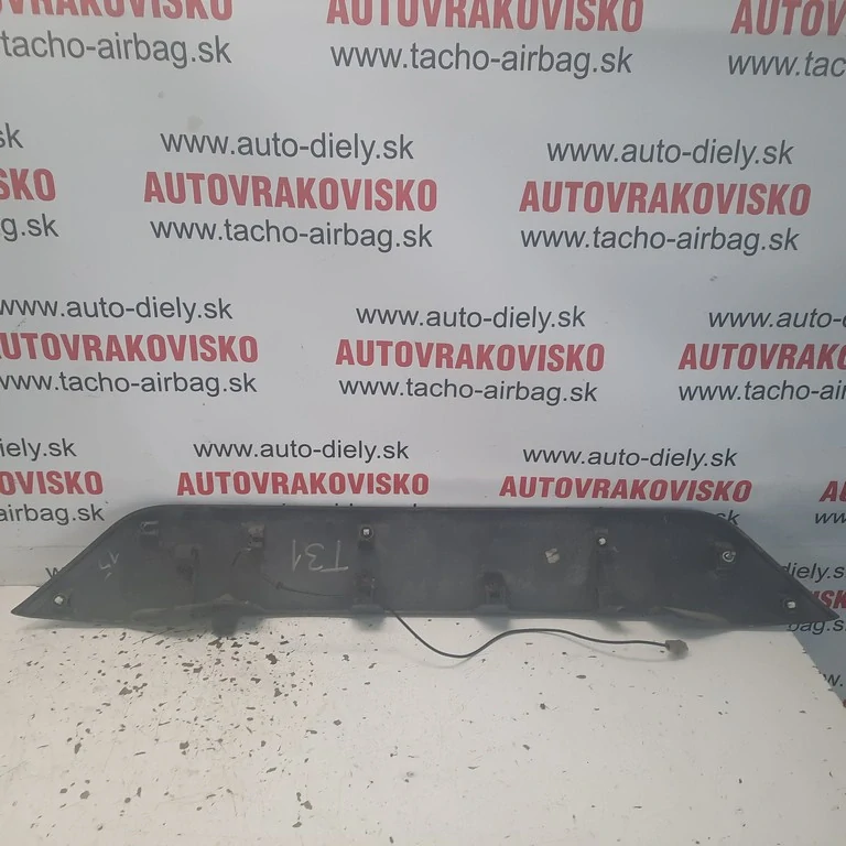 Lišta nad ŠPZ Mitsubishi Outlander
