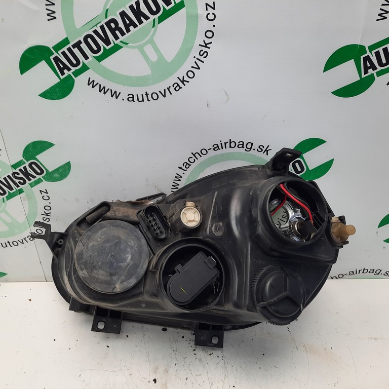 Predné svetlo Volkswagen Polo II pravé