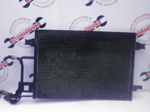 Chladič klimatizácie VW Passat 8D0260401E