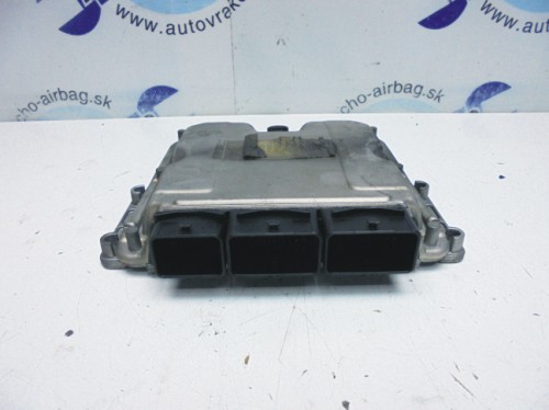 Riadiaca jednotka motora Renault Scenic 1.9 dCi 0281010483