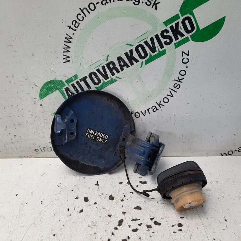 Dvierka nádrže Toyota Yaris