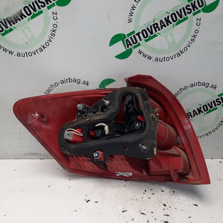 Zadné svetlo Toyota Auris pravé