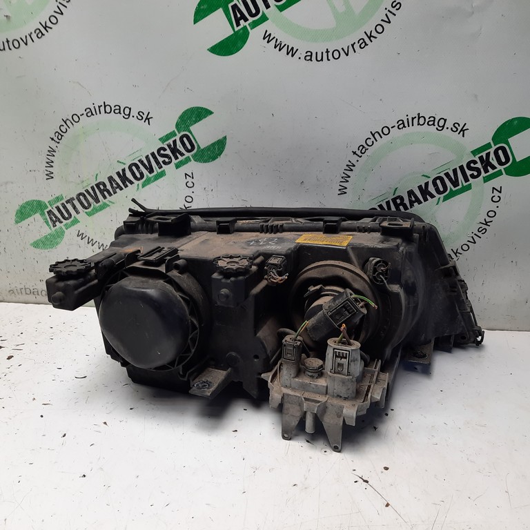 Predné svetlo BMW 3 E46 ľavé