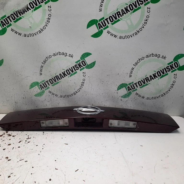 Lišta nad ŠPZ Opel Antara