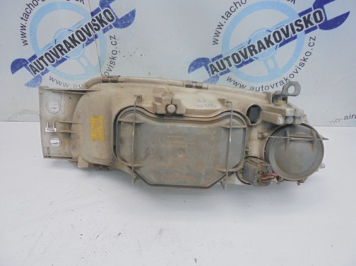 Predné svetlo Mazda 121 PP