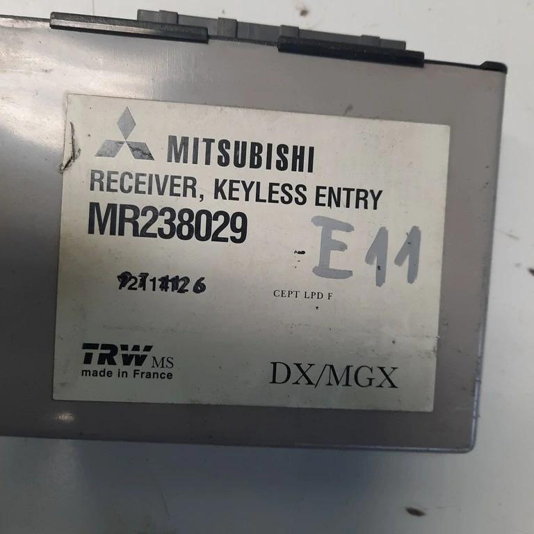 Riadiaca jednotka Mitsubishi Carisma MR238029