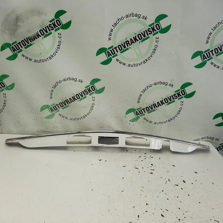 Lišta nad špz Toyota Verso 76811-0F090