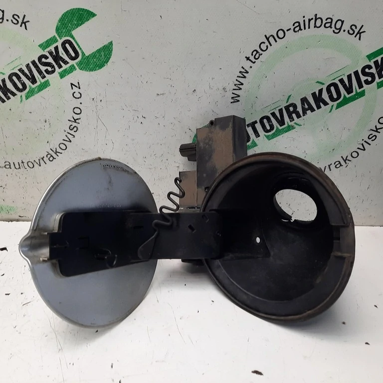 Dvierka nádrže Ford Focus MK2 combi