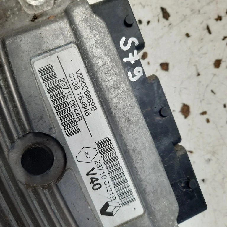 Riadiaca jednotka motora Renault Megane III 1.6 237100644R