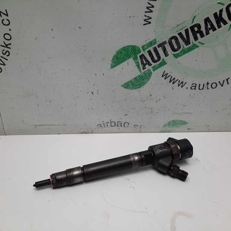 Vstrekovacia tryska Volvo XC70 2.4 30750283
