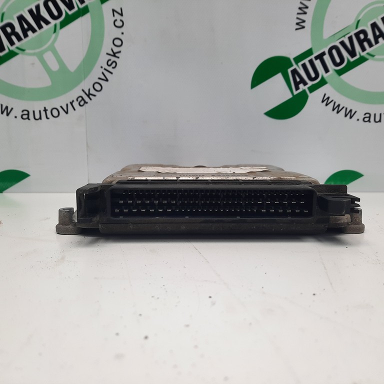 Riadiaca jednotka motora Peugeot 406 2.2 Hdi 0281010370