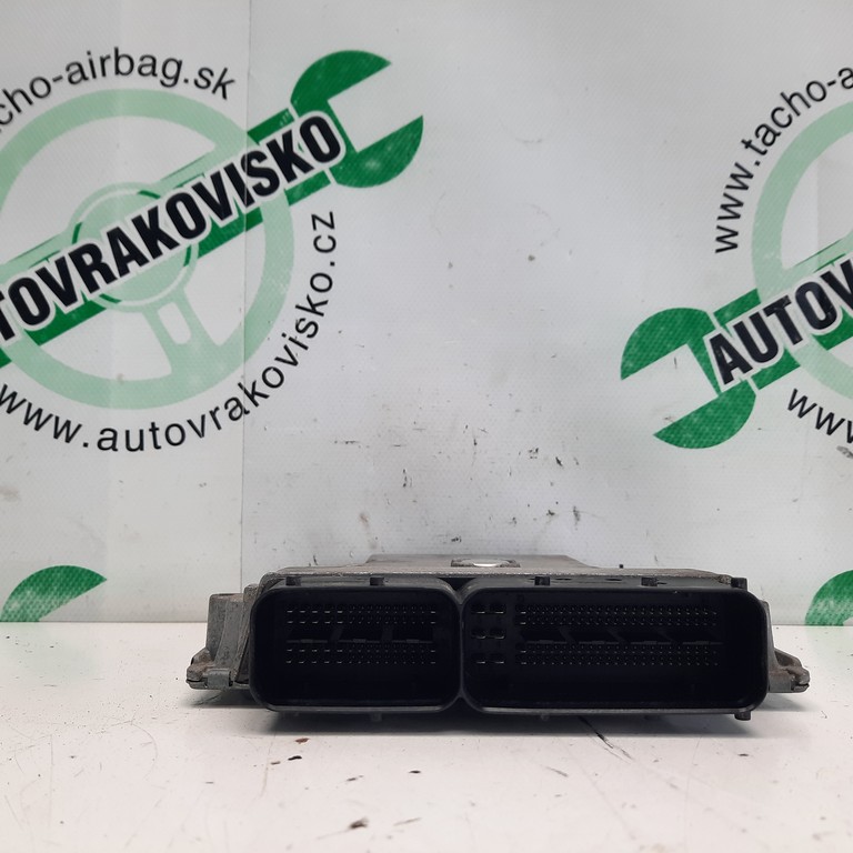 Riadiaca jednotka motora Škoda Rapid 1.2 TSI 03F906070HA 