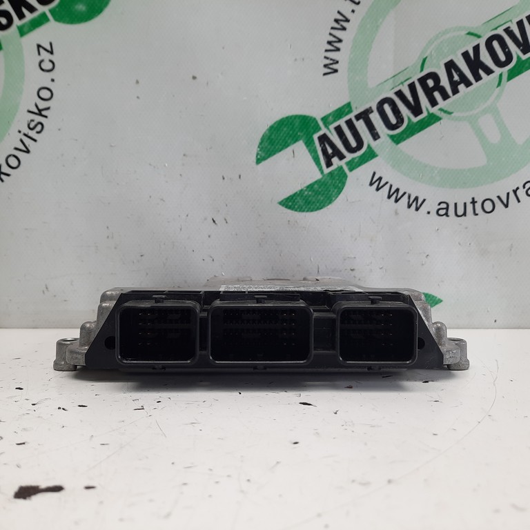 Riadiaca jednotka motora Peugeot Partner Tepee 1.6 HDI 0281013872 