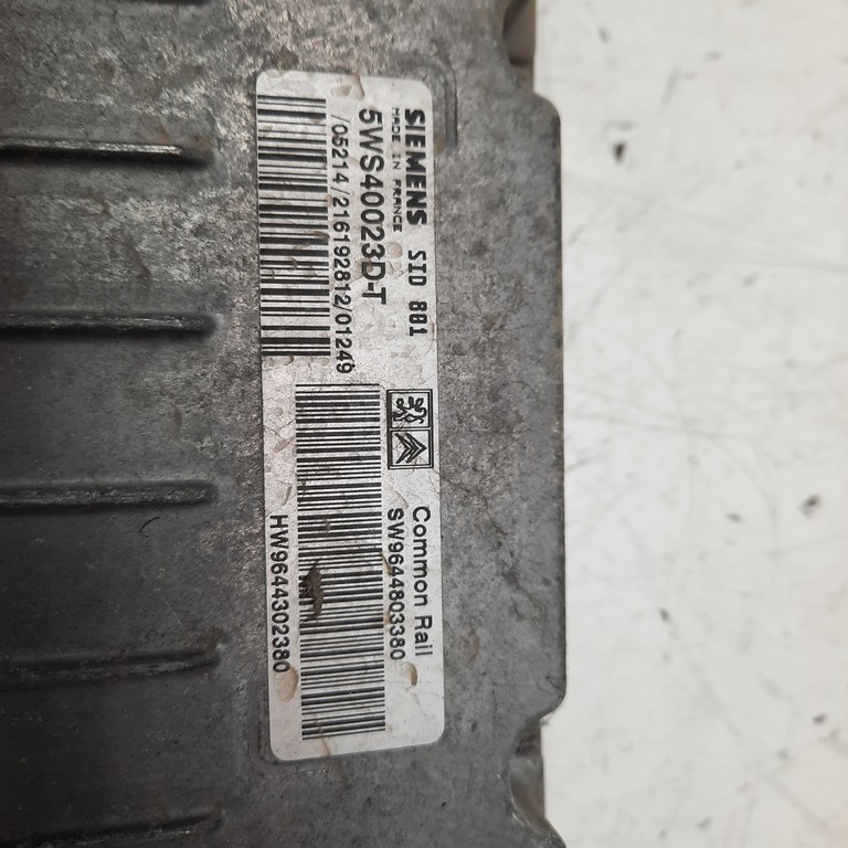 Riadiaca jednotka motora Citroen Xsara 2.0 HDI 212530270