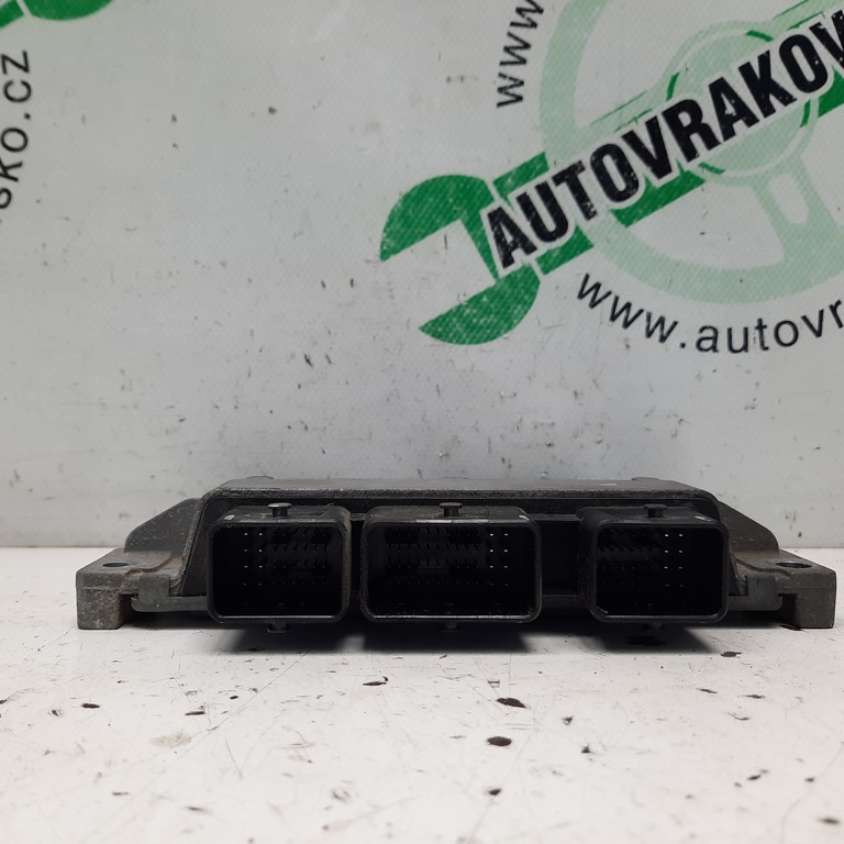 Riadiaca jednotka motora Renault Clio III 1.2T 8200783095
