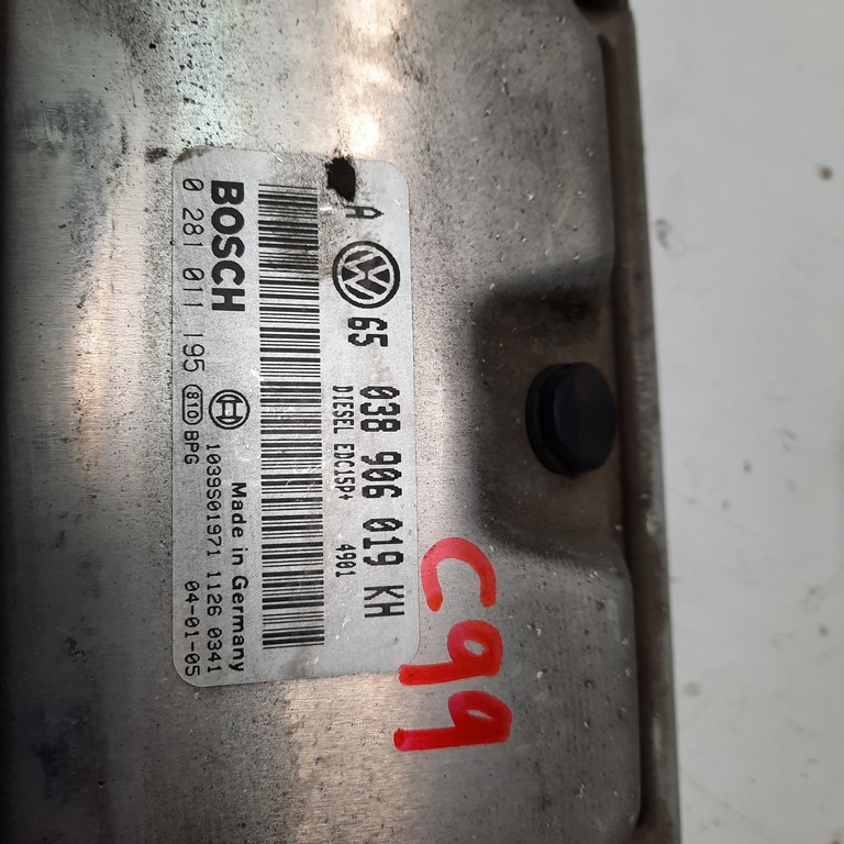 Riadiaca jednotka motora Volkswagen Golf IV 1.9 TDI 0281011195