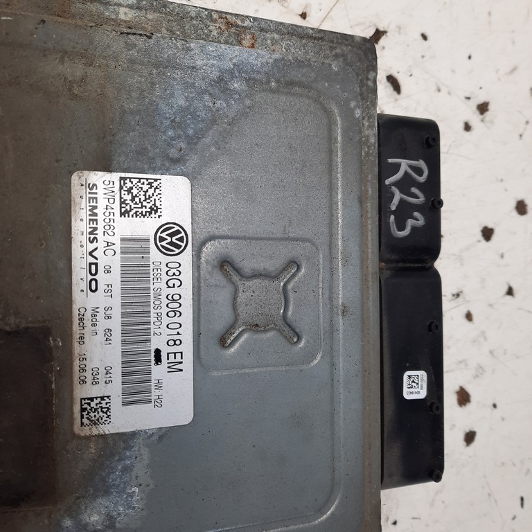 Riadiaca jednotka motora Volkswagen Passat B6 2.0 TDI 03G906018EM