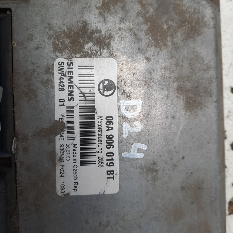 Riadiaca jednotka motora Škoda Octavia 1.6 06A906019BT