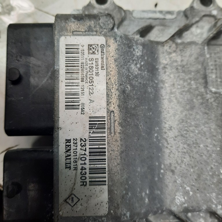 Riadiaca jednotka motora Dacia Sandero I 1.6 237101430R