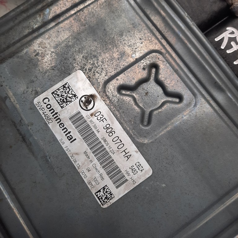 Riadiaca jednotka motora Škoda Rapid 1.2 TSI 03F906070HA 