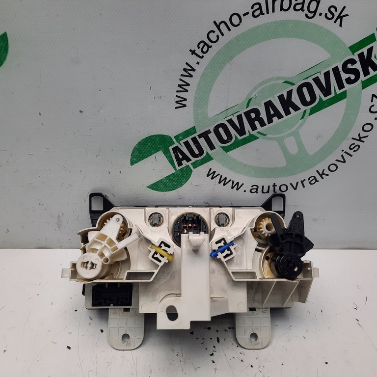 Ovládač kúrenia Mazda 5 M1900C33