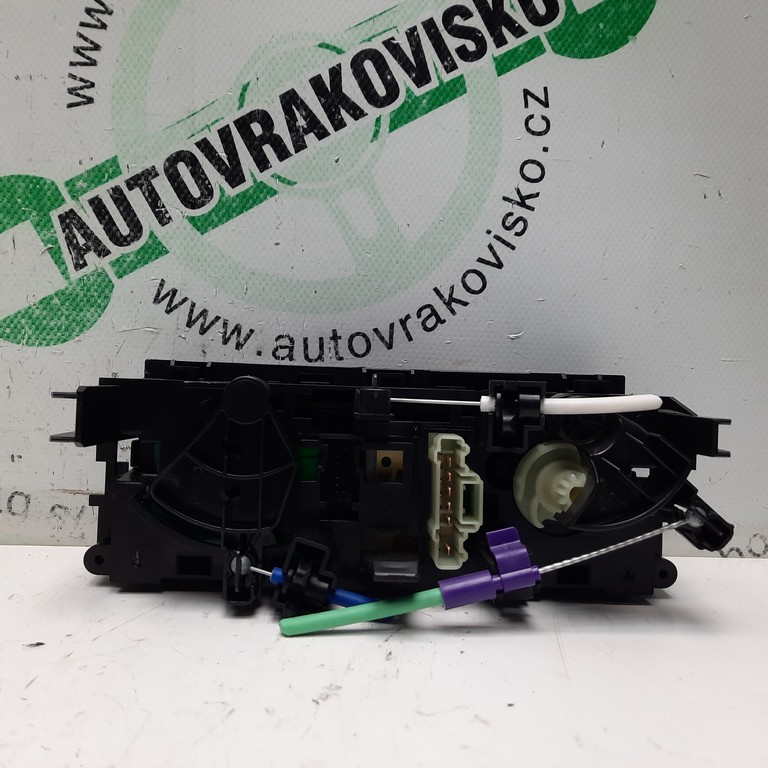 Ovládač kúrenia Peugeot 207 N108224Q