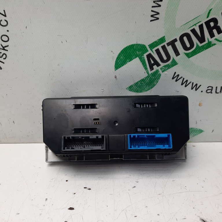 Ovládač kúrenia Opel Zafira B 13250622